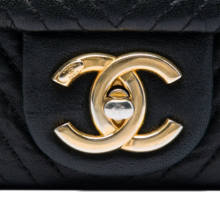 Chanel Medium Quilted Chevron Wrinkled Lambskin Surpique Flap