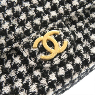 Chanel Medium Quilted Tweed Houndstooth Wavy CC Hobo