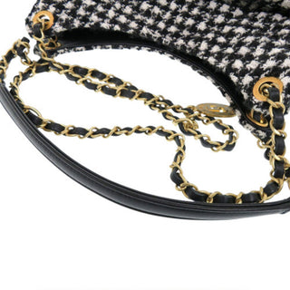 Chanel Medium Quilted Tweed Houndstooth Wavy CC Hobo