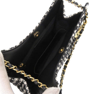 Chanel Medium Quilted Tweed Houndstooth Wavy CC Hobo