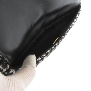 Chanel Medium Quilted Tweed Houndstooth Wavy CC Hobo