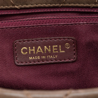 Chanel Jumbo Chevron Iridescent Calfskin Surpique Flap