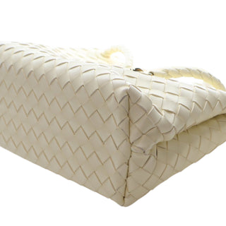 Bottega Veneta
Medium Lambskin Intrecciato Andiamo Bag