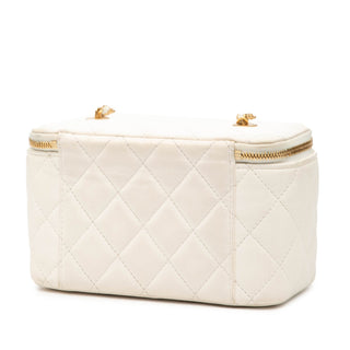 Chanel
Small Quilted Lambskin Vanity Case with Chain
