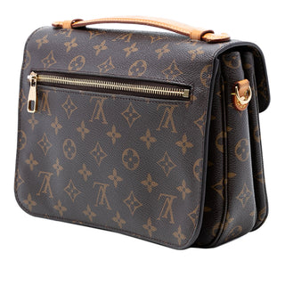 Louis Vuitton
Monogram Pochette Metis