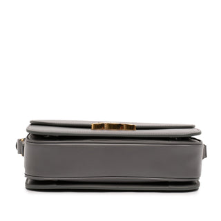 Celine
Classique Shiny Triomphe Crossbody
