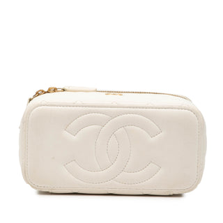 Chanel
Small Quilted Lambskin Vanity Case with Chain