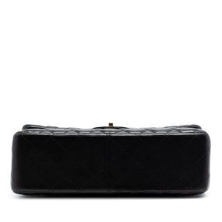 Chanel
Jumbo Classic Lambskin Double Flap