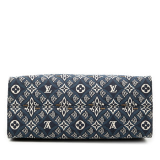 Louis Vuitton
Monogram Jacquard Since 1854 OnTheGo MM