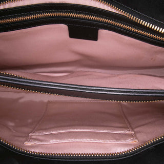 Gucci
Leather Arli Shoulder Bag