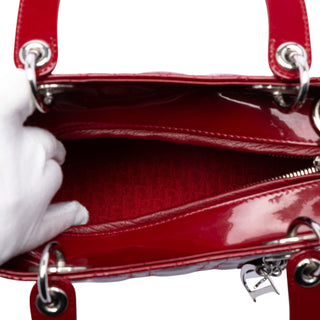Dior
Medium Patent Cannage Lady Dior