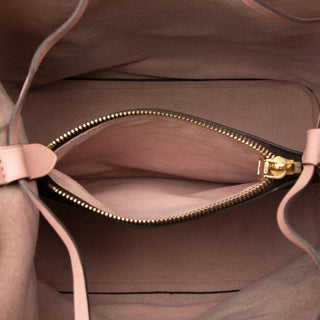 Louis Vuitton
Monogram Neonoe MM