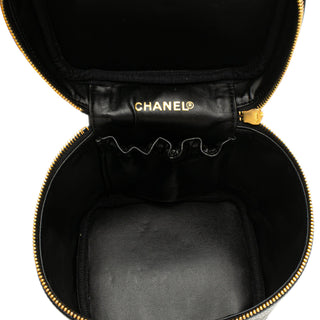 Chanel
CC Caviar Vanity Case