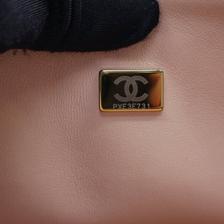 Chanel
Jumbo Classic Caviar Double Flap