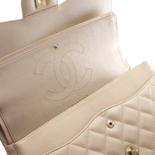 Chanel
Jumbo Classic Caviar Double Flap