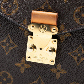 Louis Vuitton
Monogram Pochette Metis