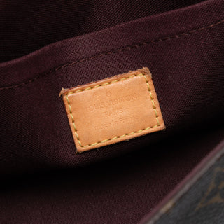 Louis Vuitton
Monogram Favorite PM