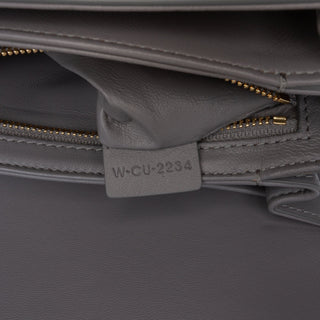 Celine
Classique Shiny Triomphe Crossbody