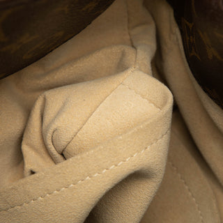 Louis Vuitton
Monogram Artsy MM